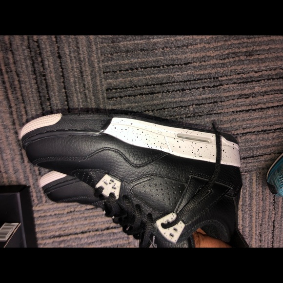 Air Jordan Oreo 4s - Picture 3 of 5